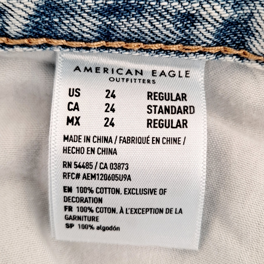 American Eagle Plus size Rainbow pocket 90s boyfriend light wash jeans - Picture 15 of 16
